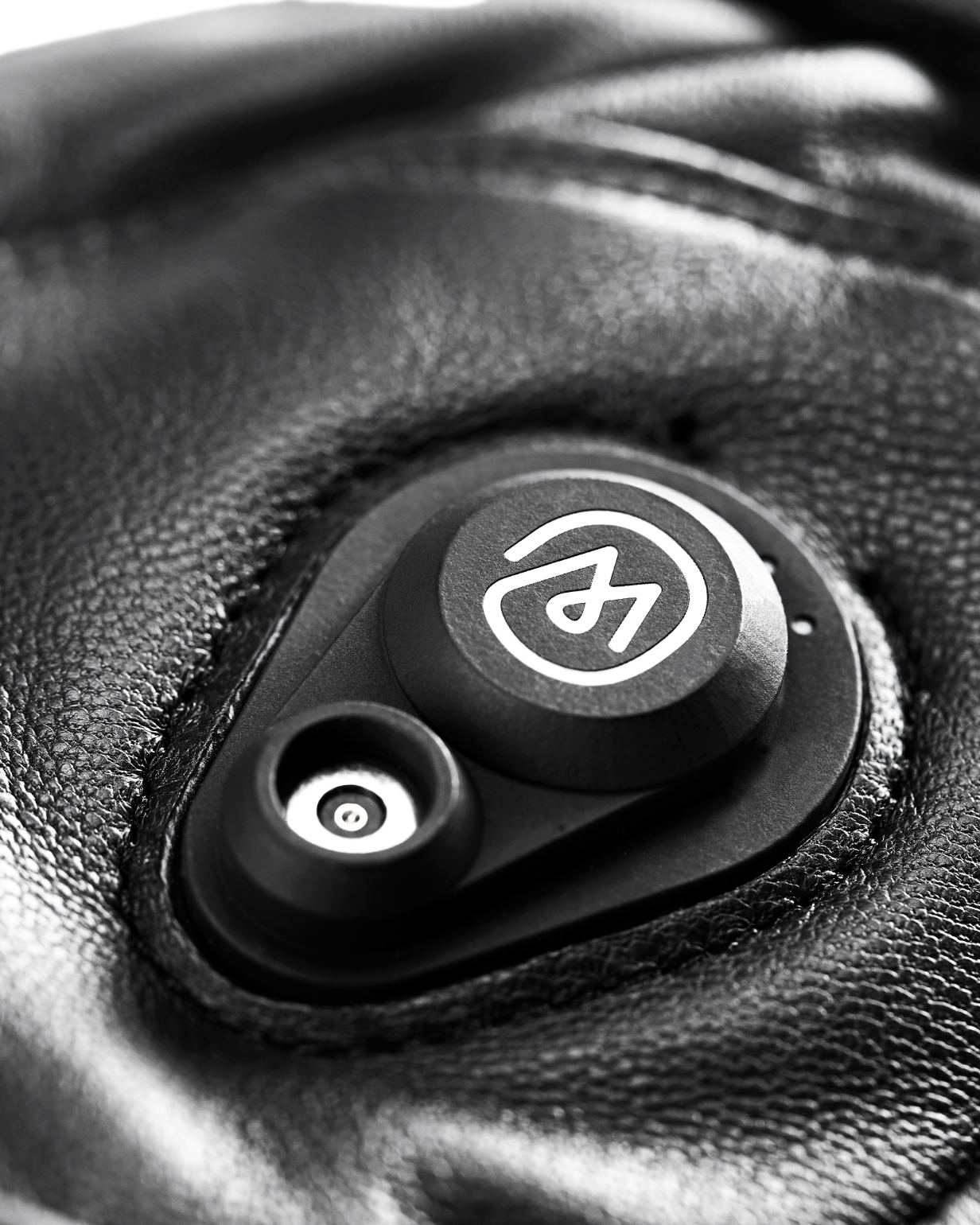 High performance heated ski glove