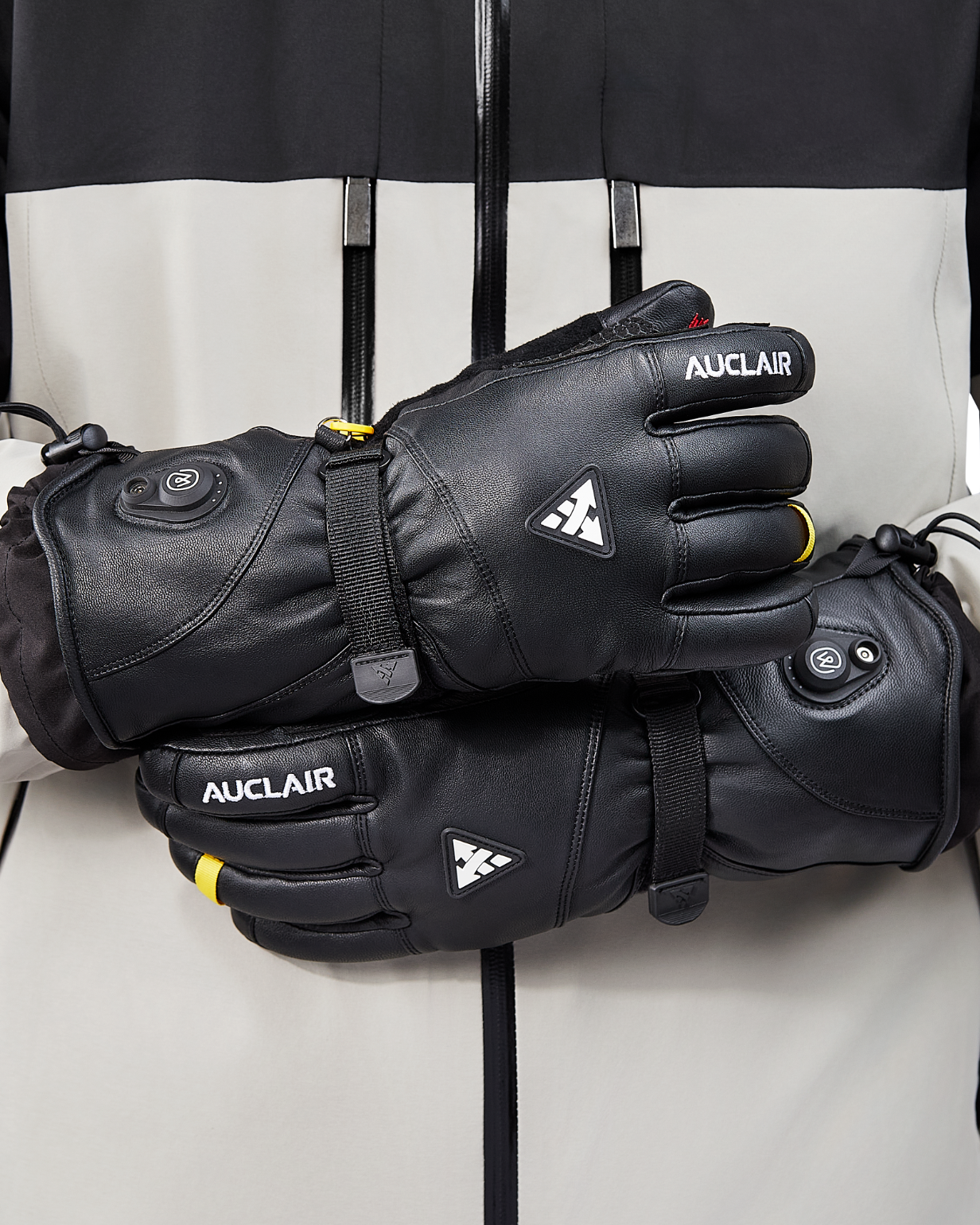High performance heated ski glove